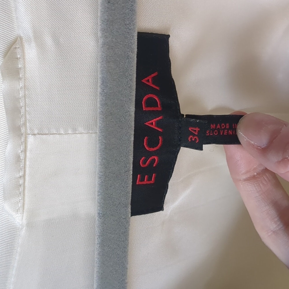 Escada Cream Jacket - Picture 3 of 9
